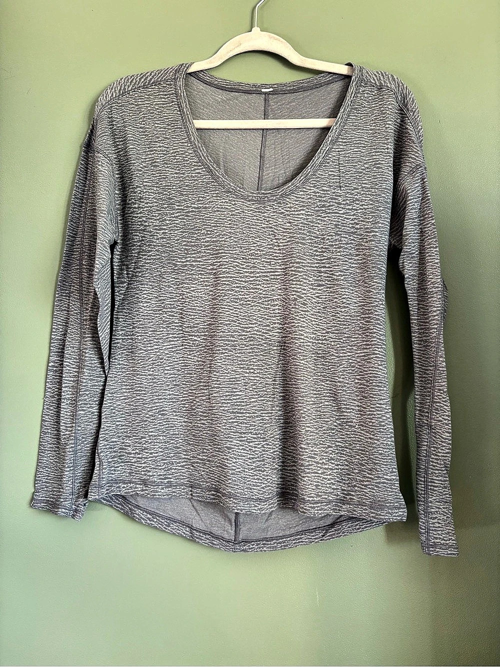 Lululemon Meant To Move Long Sleeve Gray size 6